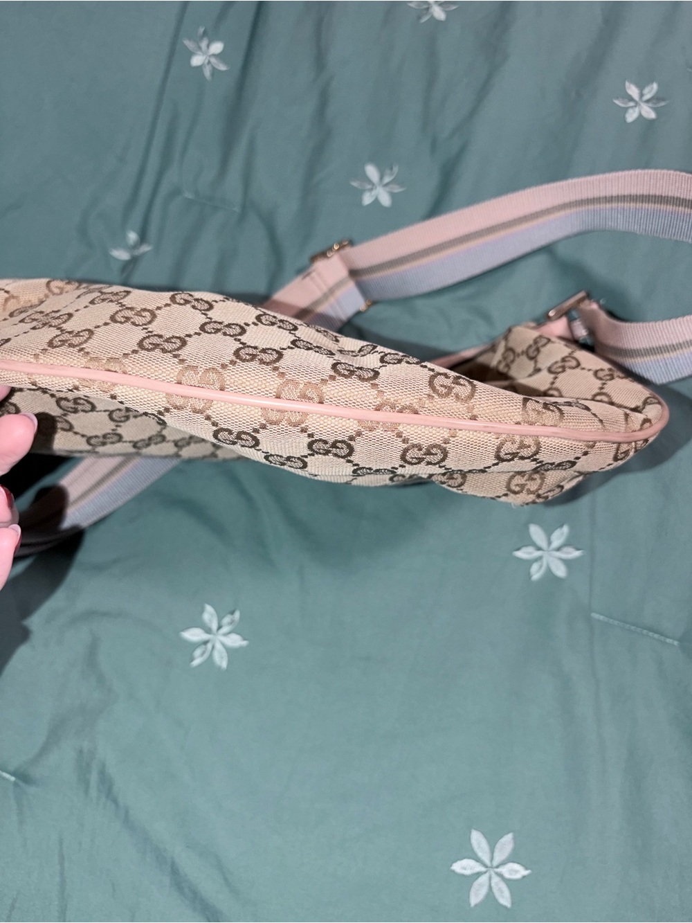 Gucci Beige GG Canvas Hobo with Pink Trim and Strap - Picture 3 of 13